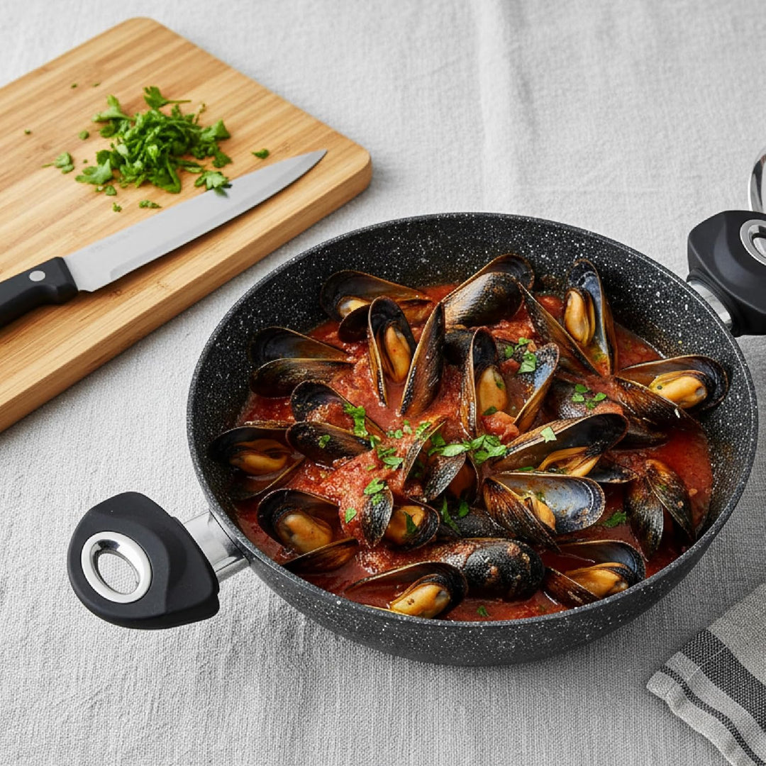 IBILI - Bratpfanne mit 2 Henkeln Natura, 28 cm, Aluminium, Anti-Haft-Beschichtung im Stein-Stil, gee