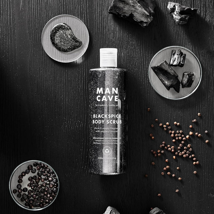 ManCave Body Scrub Körperpeeling Blackspice 500 ml für Männer, Warmes, Holziges Aroma, Reinigung und