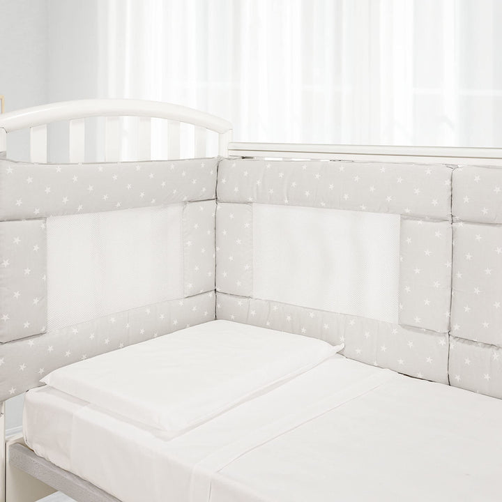 Babysanity - Bettumrandung Babybett mit Baby Air Mesh-System ausgestattet - Der weiche und stabile b
