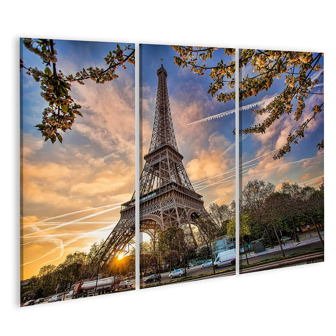 islandburner Bild auf Leinwand Eiffelturm Mit Baum Frühling In Paris Frankreich Sonnenuntergang Bild