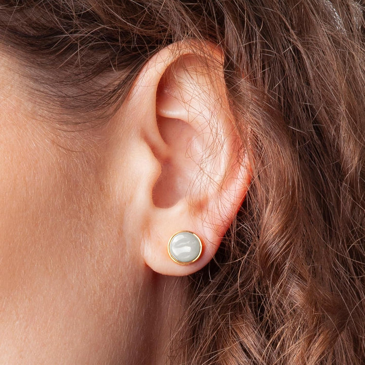 Kleine Ohrstecker gold mit Stein • Ohrringe für Damen • Nachhaltiger Modeschmuck aus Edelstahl & rec