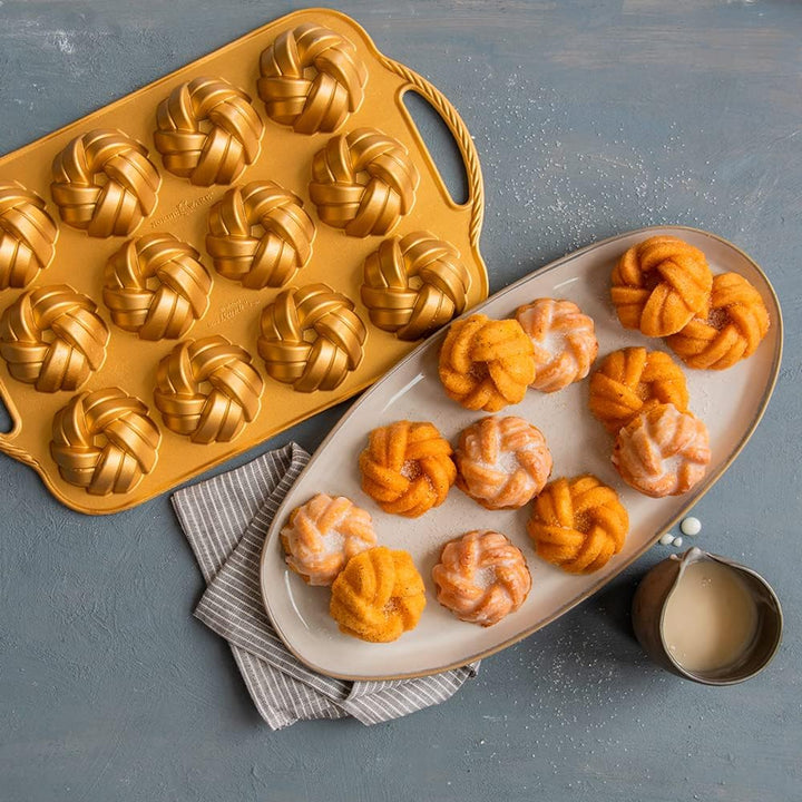 Nordic Ware 95377 Bundtlette-Pfanne zum 75. Jahrestag, geflochten, Goldfarben