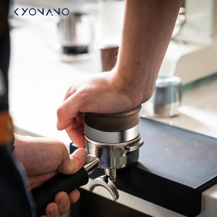 KYONANO Distributor 53.3mm höhenverstellbar, Kaffeepulver-Verteiler aus Premium Edelstahl & Walnussb