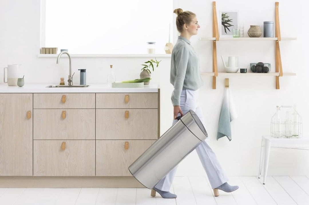 Brabantia 112867 Touch Bin New Recycle mit Zwei herausnehmbaren Kunststoffeinsätzen, Edelstahl, matt