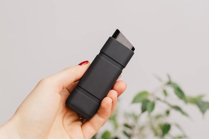 Tracker GPS Plus notiOne® mit Diebstahlschutz Alarm | Mini-Tracker ohne ABO | Auto GPS Ortungschip f