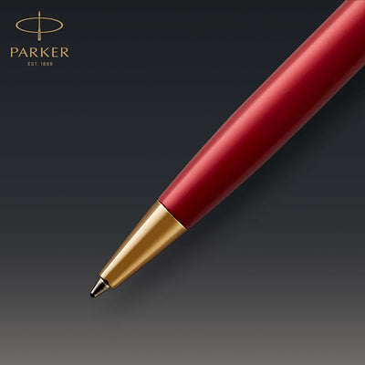 Parker Sonnet Kugelschreiber | Rote Lackierung mit Goldzierteilen | Mittlere Spitze | schwarze Tinte