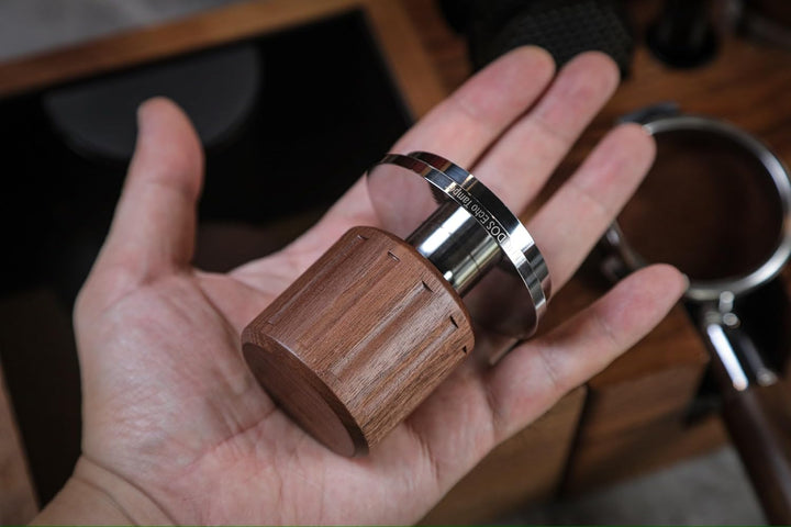 Espresso Tamper 58,5mm Walnuss – mit Klick Feedback | , 30 lb Feder &amp; Edelstahl-Flachbasis für IMS,