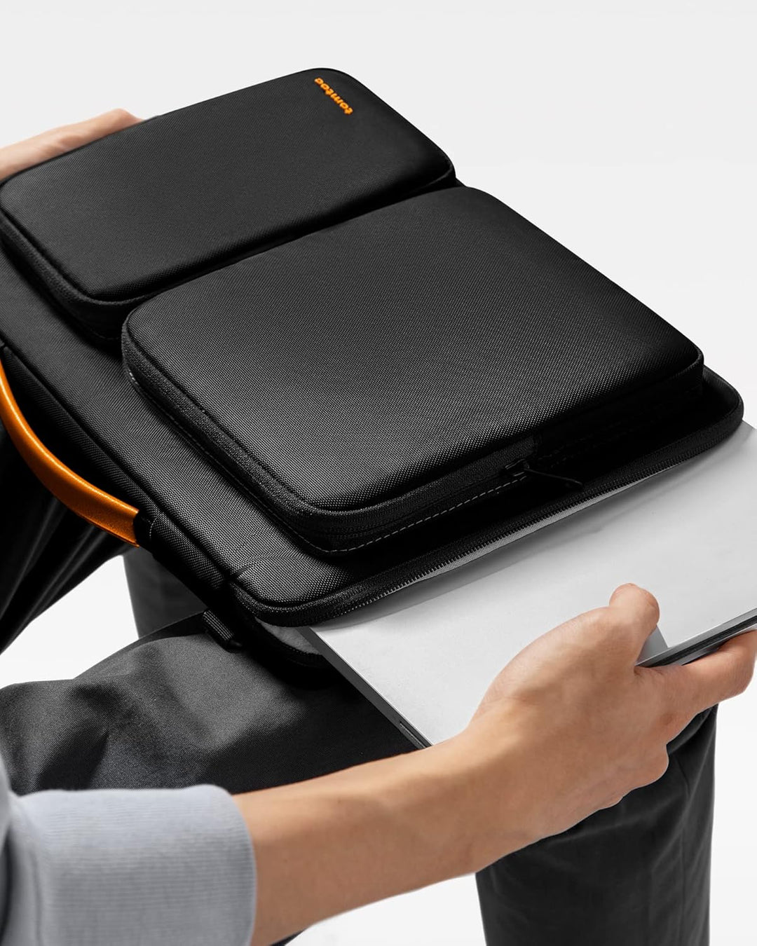 tomtoc Unisex A42-c02d Laptop-Umhängetasche, Schwarz 13 Inch for New MacBook Air & Pro Schwarz, 13 I
