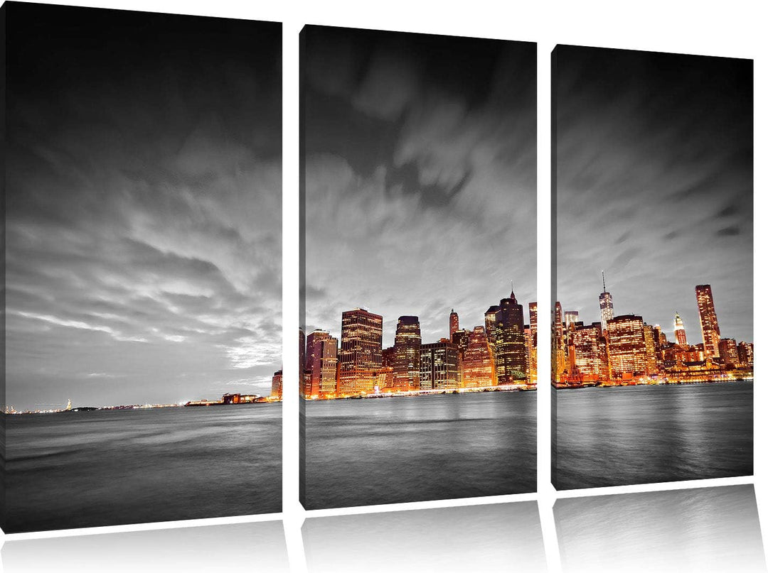 Skyline von New York bei Nacht schwarz/weiss 3-Teiler Leinwandbild 120x80 Bild auf Leinwand, XXL rie