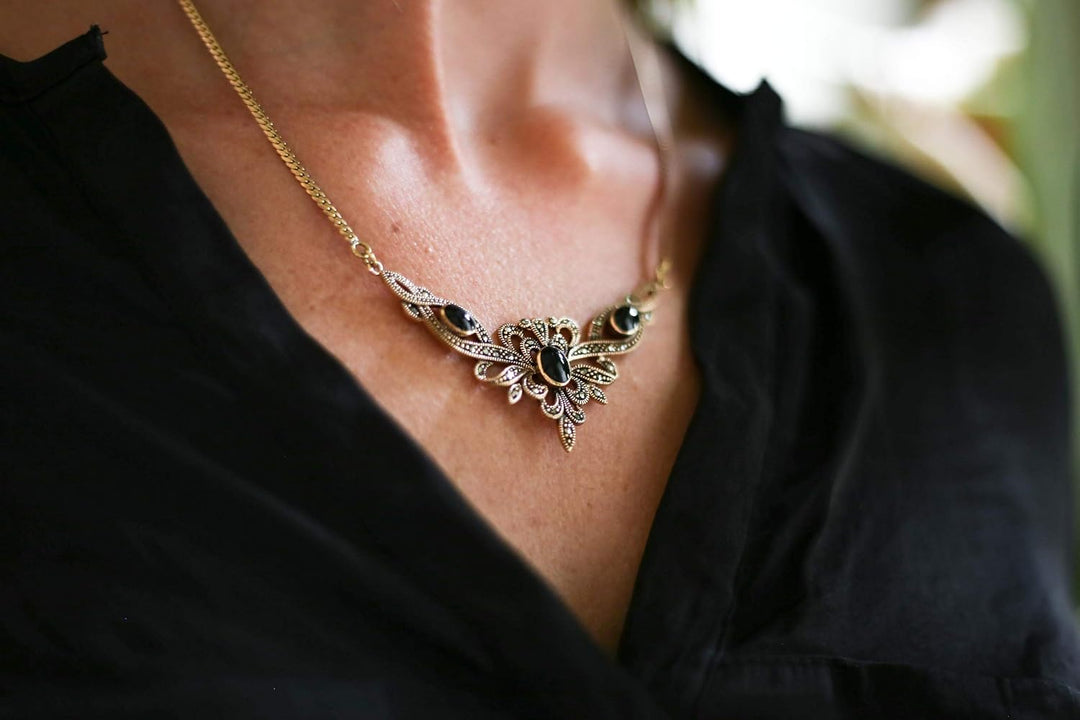 Windalf Mittelalterliches Collier ALADRIA 47 cm Gothic Schmuck Trachtenschmuck mit Onyx Edle Bronze