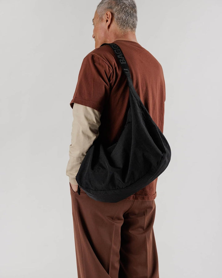 BAGGU Grosse Nylon-Halbmond-Tasche Schwarz, Schwarz