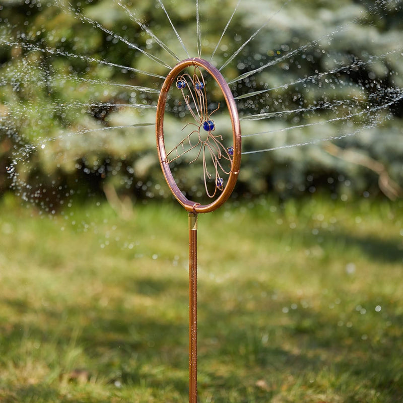 Relaxdays Rasensprenger Libellen-Motiv, 3/4", mit Erdspiess, Sprinkler & Gartendeko, Wasserspiel Gar