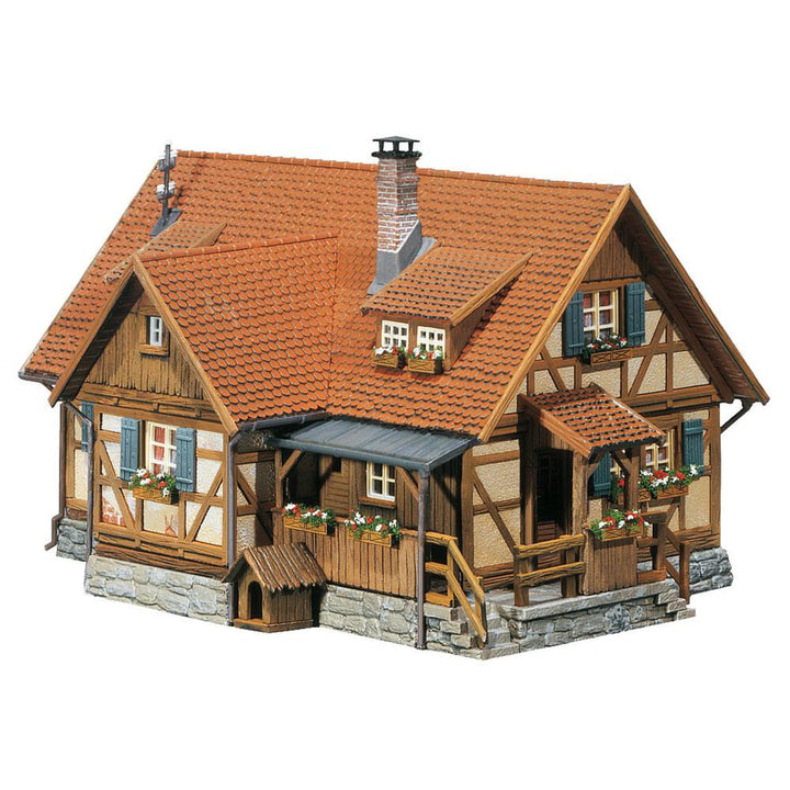 FALLER Ländliches Fachwerkhaus Modellbausatz mit 213 Einzelteilen 77x57x50mm I Modelleisenbahn Zubeh