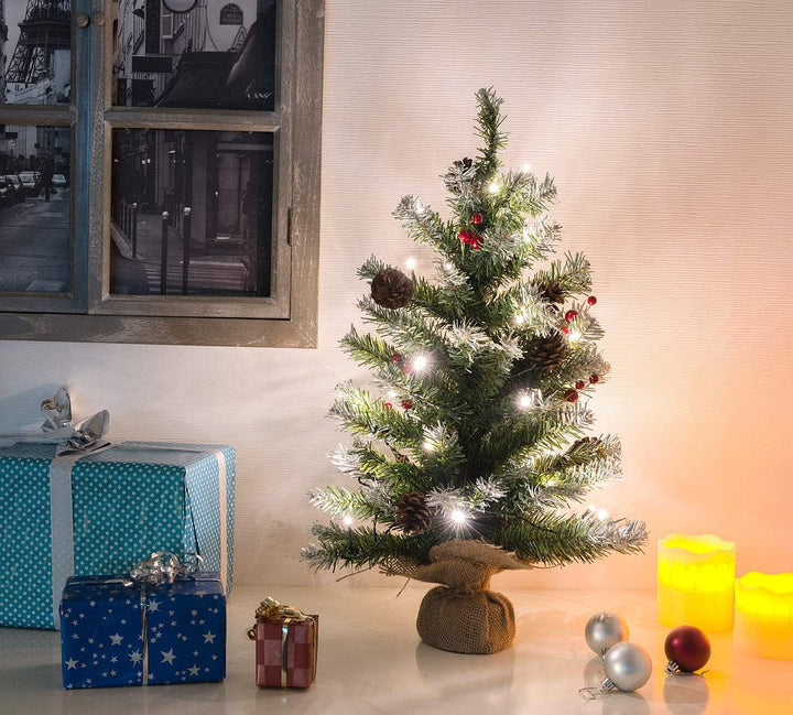 Britesta Weihnachtsbaum klein: Deko-Weihnachtsbaum mit 30 LEDs, Pinienzapfen und Eibenbeeren, 60 cm