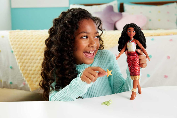 Mattel Spielzeuge aus Disney Vaiana 2, schwimmende Tautai Vaiana-Modepuppe mit 2 Zubehörteilen, Ober