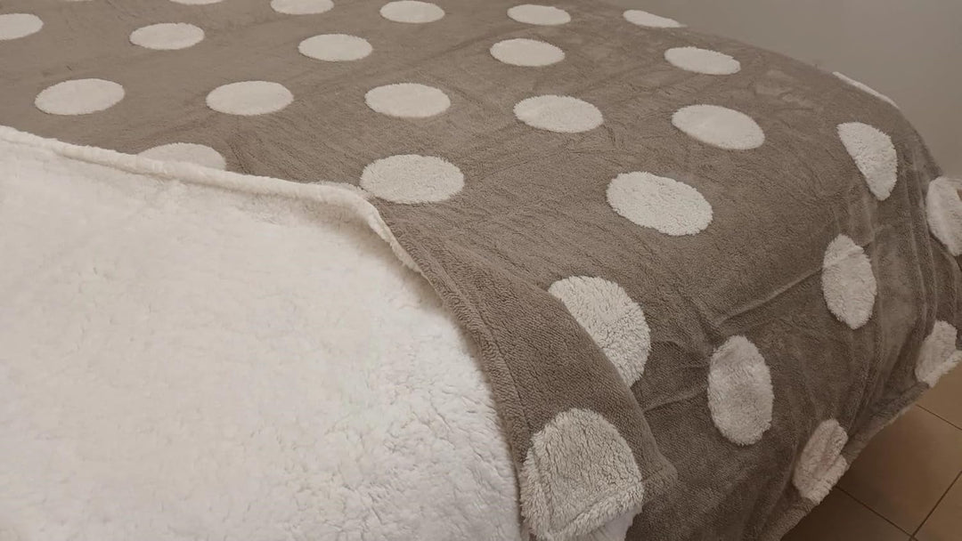 Plaid oder Decke aus sehr weicher Mikrofaser, schottisches Design, Rückseite Lammfell, in allen Grös