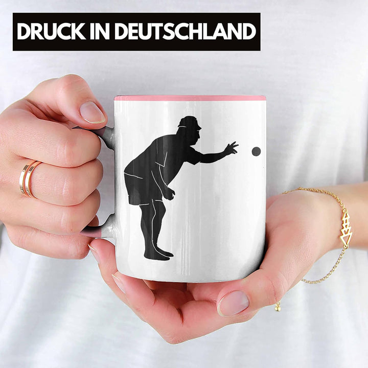 Trendation - Boule Tasse Geschenk Boule-Spieler Geschenkidee Spruch Grafik Werfender Boule Spieler (