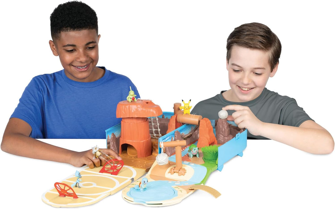 Pokémon PKW2836 - Tragbares Spielset - Wüstenarena, zusammenklappbare Spielwelt mit Pikachu Figur, a