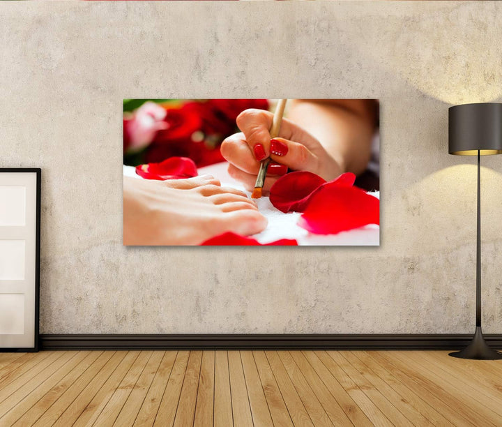 islandburner Bild auf Leinwand Frau Nagelstudio Pediküre Roter Nagellack Bilder Wandbilder Poster Le