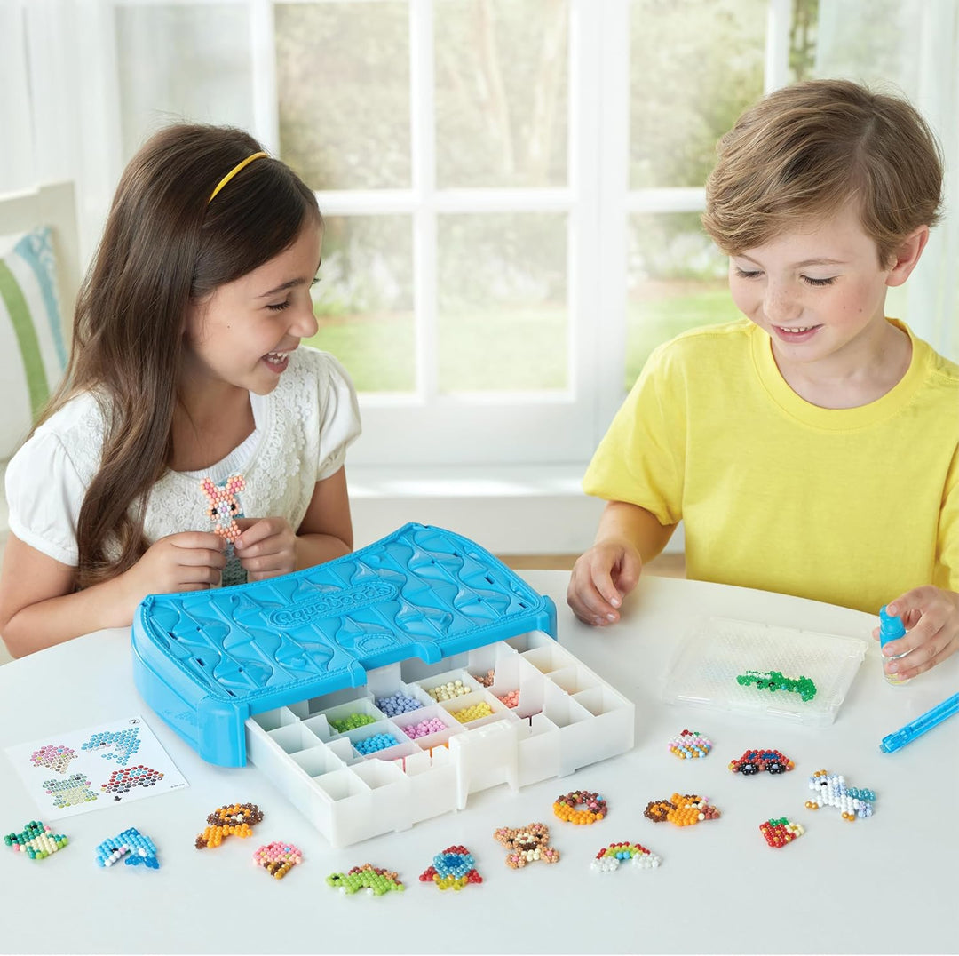 Aquabeads 35087 Bastelstudio Starter Set – Wasserperlen Bastelset im Koffer zum Mitnehmen für Kinder
