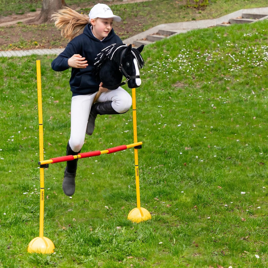 SKIPPI Hobby Horse Schwarz, A3 Steckenpferd mit Halfter und Zügeln im Set | Schwarzes Stockpferd mit