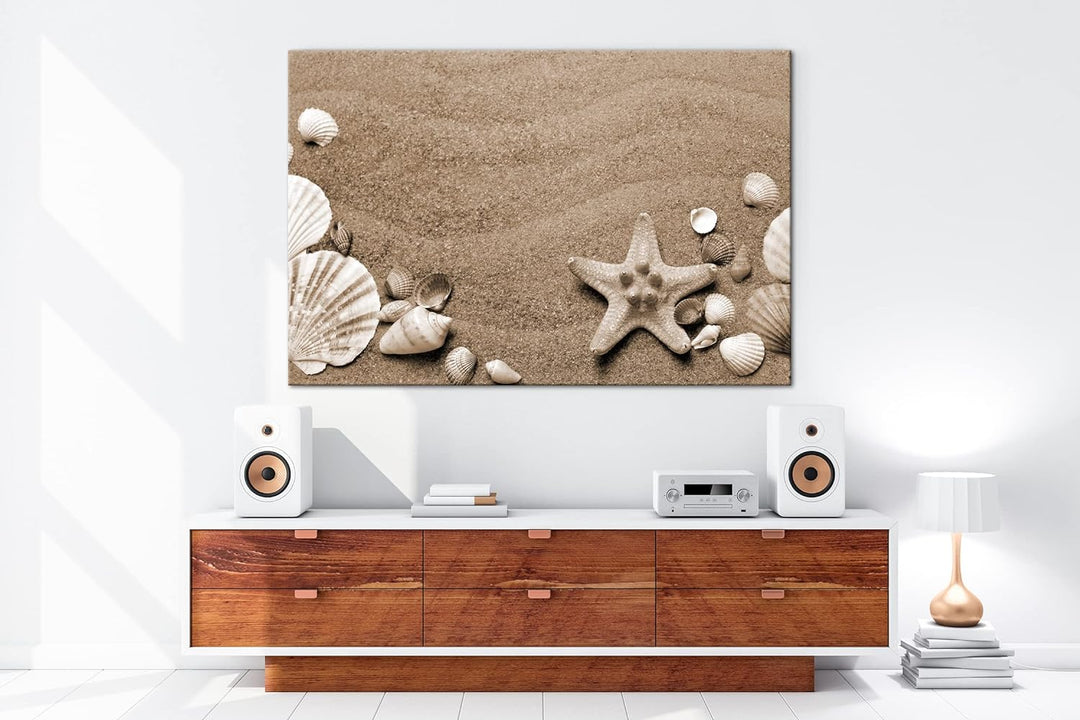 deyoli Gestrandete Muscheln zwischen feinem Sandstrand Format: 80x60 als Leinwand, Effekt: Sepia, Mo
