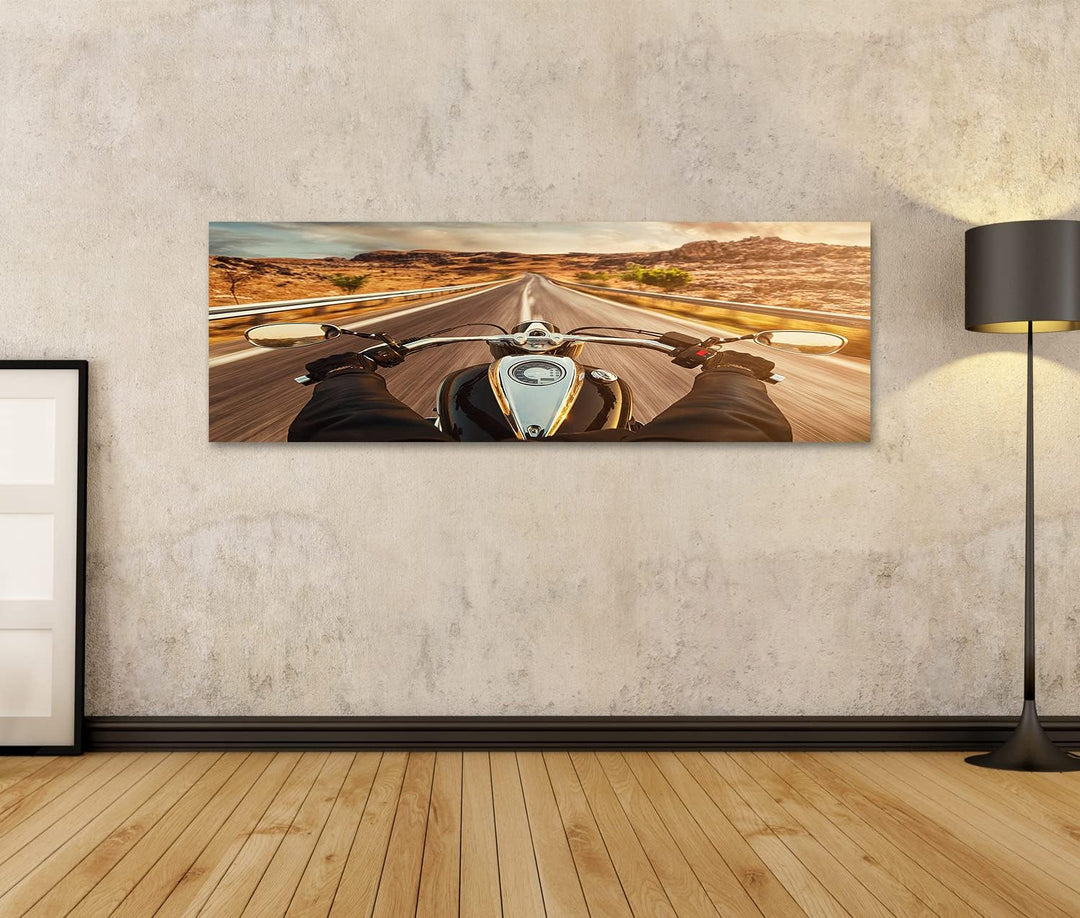 islandburner Bild auf Leinwand Motorrad Fahrer auf einsamen US Highway im Sonnenuntergang Bilder Wan