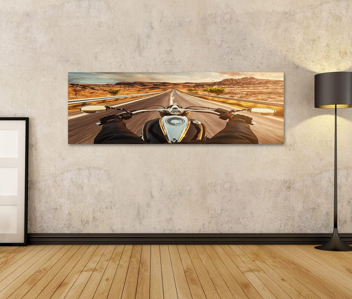 islandburner Bild auf Leinwand Motorrad Fahrer auf einsamen US Highway im Sonnenuntergang Bilder Wan
