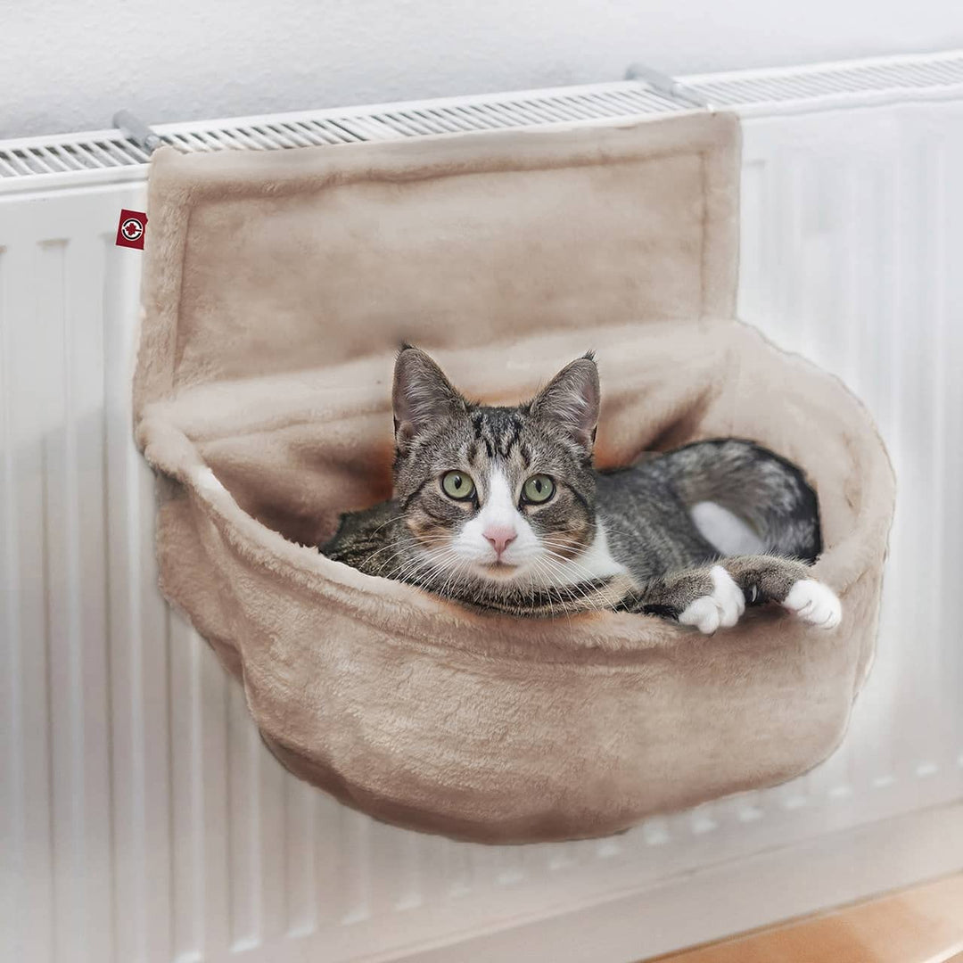 CanadianCat Company | Katzen Kuschelsack für Heizkörper | Beige | Liegemulde mit verstellbaren Bügel