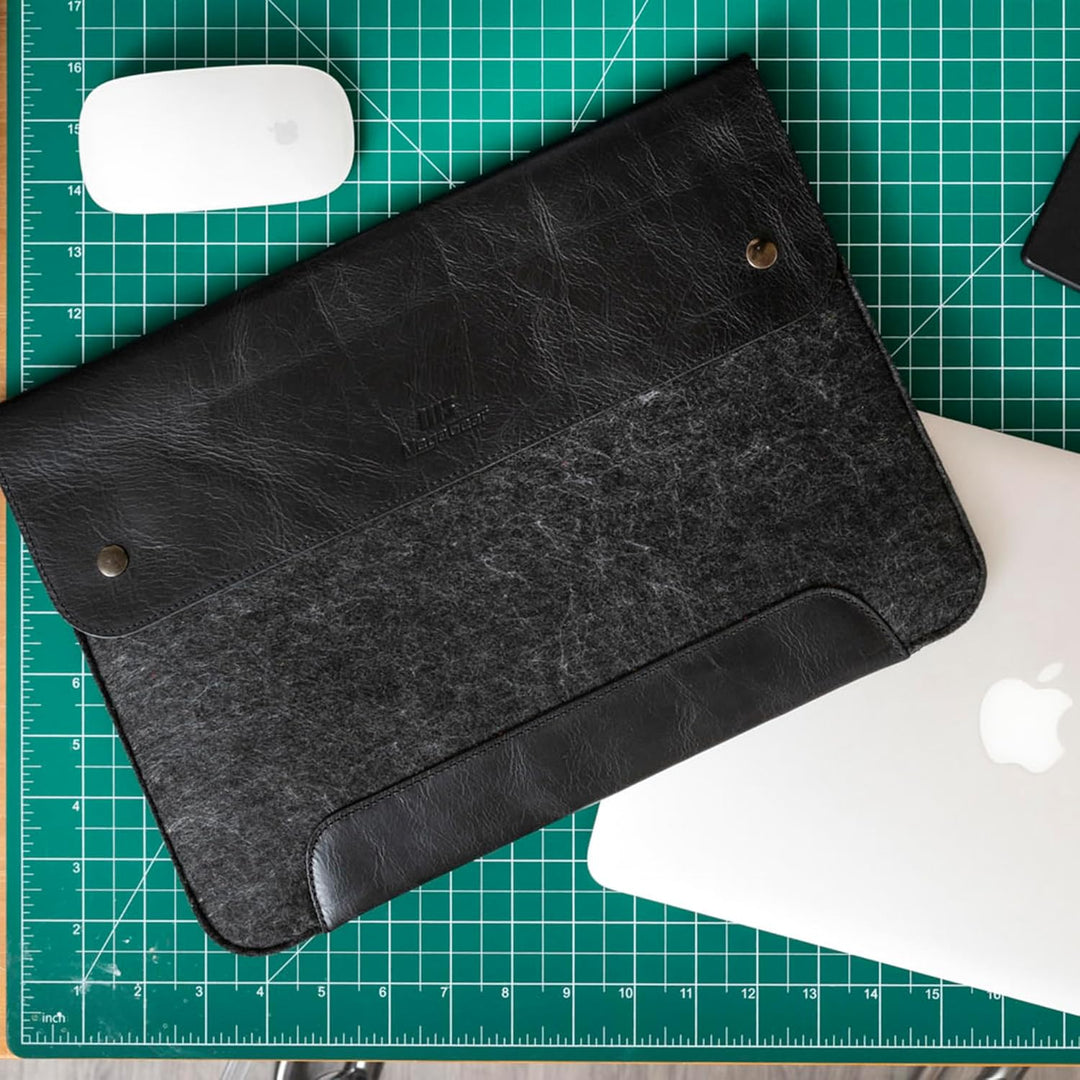 MegaGear MacBook-Tasche aus echtem Leder und Fleece, Laptop-Hülle für MacBook Pro und MacBook Air Hü