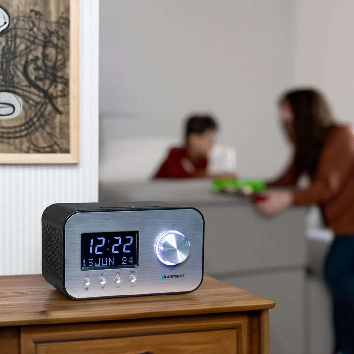 Blaupunkt Radiowecker CLRD 40 Schwarz - Bluetooth Lautsprecher mit DAB+ & UKW – 2 x 3 Watt RMS – dim