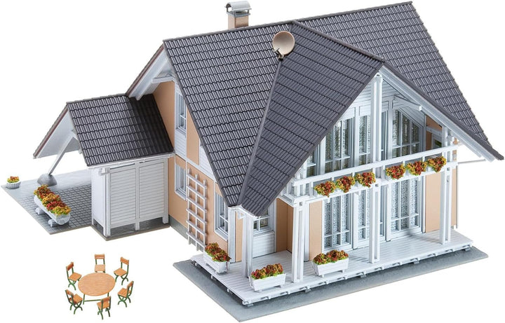 FALLER Haus Prestige Modellbausatz mit 258 Einzelteilen 176 x 166 x 100 mm I Modelleisenbahn Zubehör