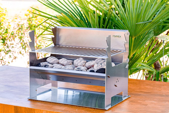 FENNEK 2.0 | Mobiler und steckbarer Holzkohle-Grill aus Edelstahl für Camping, Trekking, Vanlife, Ga
