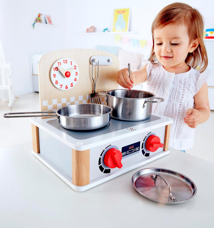 Hape 2-in-1 Küchen- & Grill-Set von Hape| Fantasiespiel Realistisches Rollenspiel Küchenset für Kind
