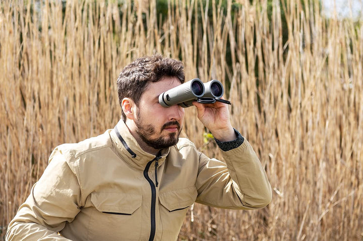 Bresser Fernglas 8x42 Wave, wasserdicht, mit BaK-4-Glas, UR-Vergütung und Brillenträgerokularen, per