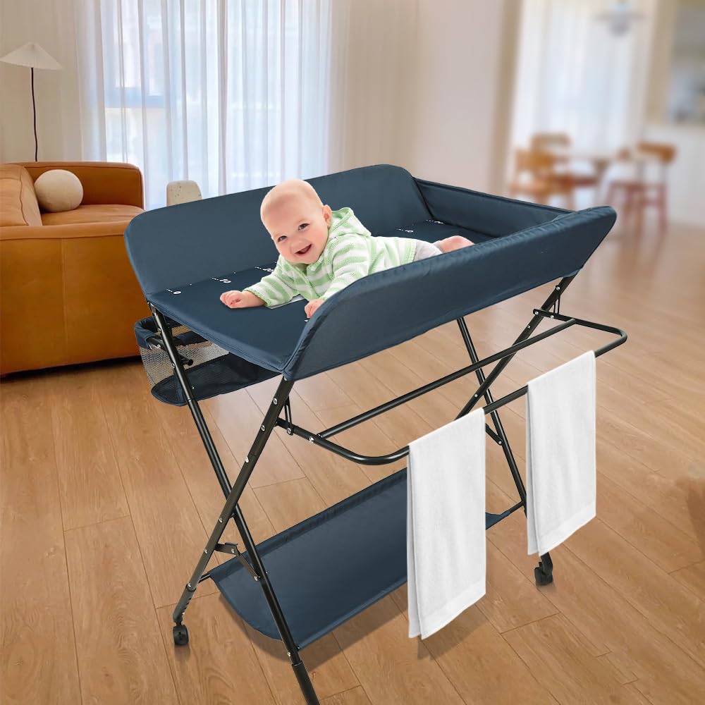 Baby Wickelkombi - klappbare Wickelkommode, mobiler Wickeltisch mit Wickelauflage, Sicherheitsgurt u
