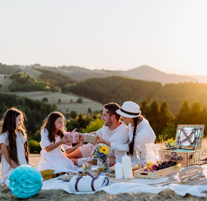 eGenuss 2er-Set handgefertigtes Picknickkorb für 2 Personen mit abnehmbarem Schultergurt, Kühlfach,
