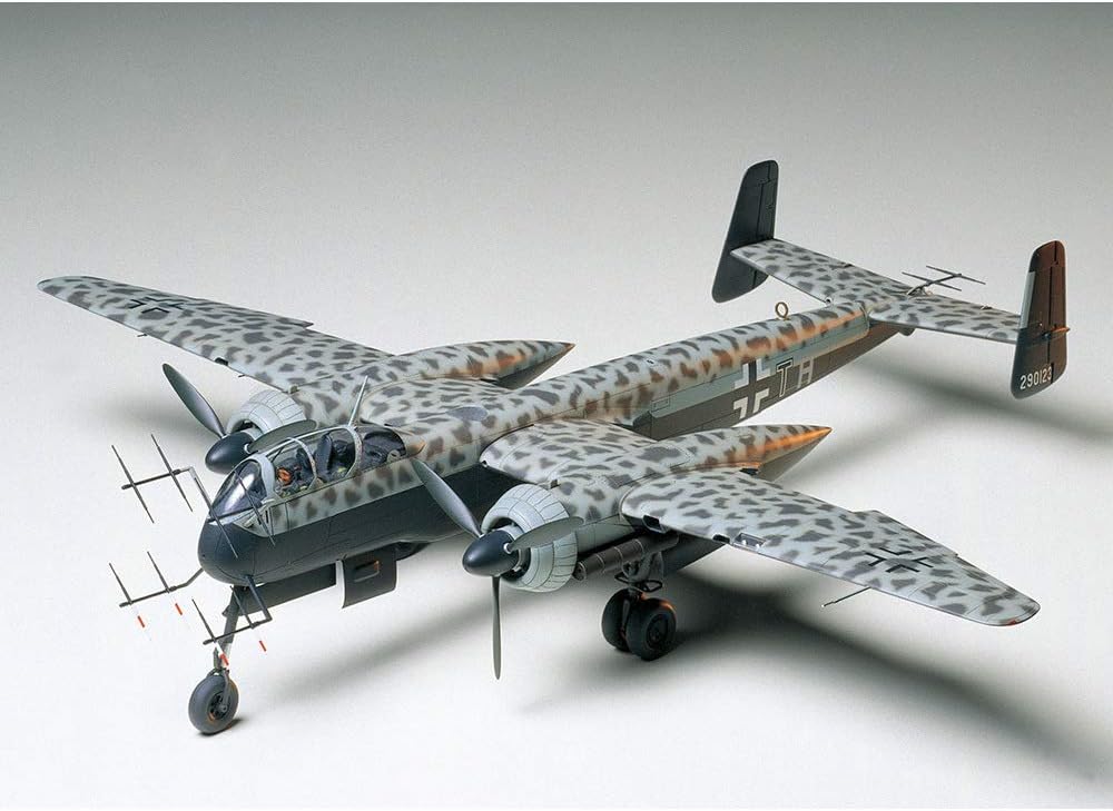 Tamiya 300061057-1:48 WWII Deutsche Nachtjäg Heinkel Uhu He219