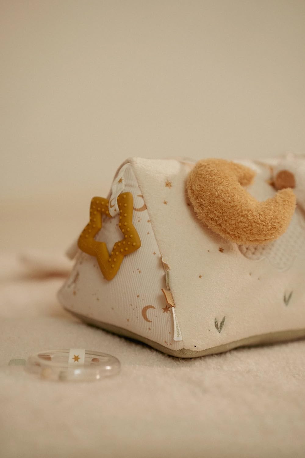 Little Dutch 8423 Stoff Activity Fühldreieck - Newborn Naturals