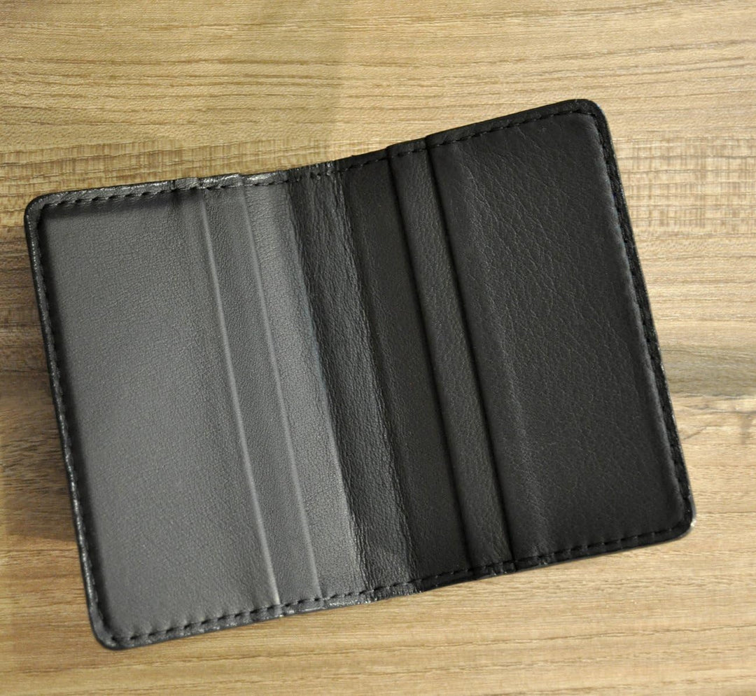 Patentierte Schutzhülle für 4 Karten aus Leder | RFID NFC &amp; Magnetfeld Blocker | Kartenschutz &amp; Orga