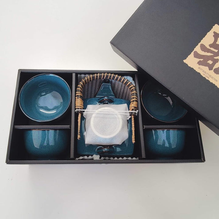 Original Japanisches Teeservice KONPEKI Blau Japan Porzellan Teeset in Geschenkbox Kanne 600 ml, KON