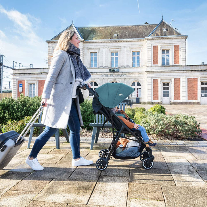 Bebeconfort Buggy Teeny 3D, Ultrakompakt zusammenklappbarer Kinderwagen inkl. passender Tragetasche,