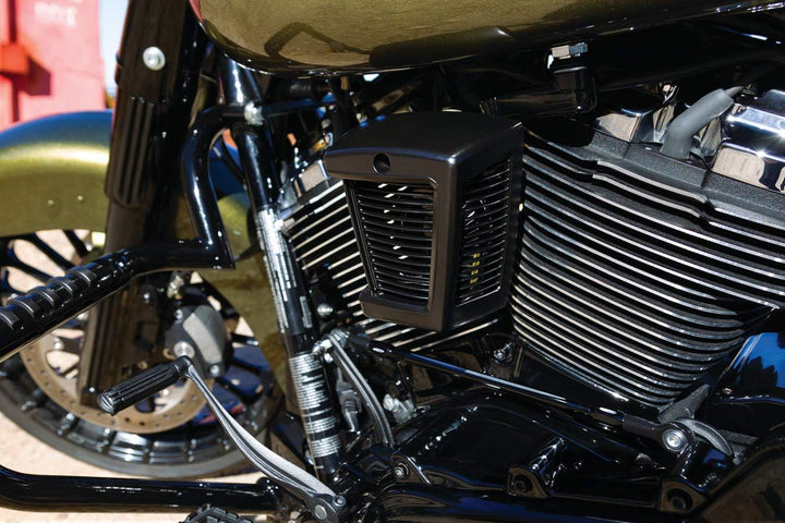 Kuryakyn 7491 Motorrad Accent Zubehör: Hypercharger ES Horn Abdeckung für Harley-Davidson Softail Mo