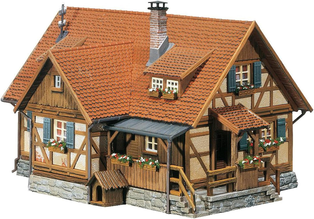 FALLER Ländliches Fachwerkhaus Modellbausatz mit 213 Einzelteilen 77x57x50mm I Modelleisenbahn Zubeh