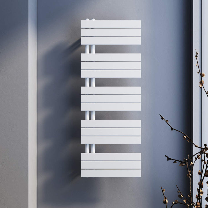 SONNI Badheizkörper Flach Handtuchtrockner 1314 x 500 mm Weiss Handtuchwärmer Seitenanschluss Panel