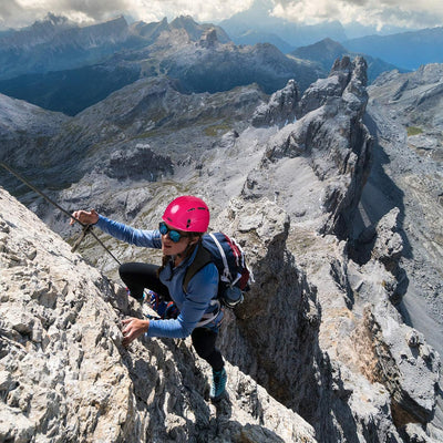 ALPIDEX Universal Kletterhelm für Jugendliche und Erwachsene EN12492 Klettersteighelm in unterschied