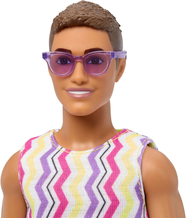 Barbie Style Modepuppen-Set, Strand-Looks und Zubehör, 65. Jubiläum Ken-Puppe, JJP05