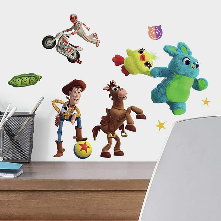 RoomMates Toy Story 4 Peel and Stick Wall Decals, mehrfarbig, 17 elemente, 1 blatt á 45,72 cm x 101,