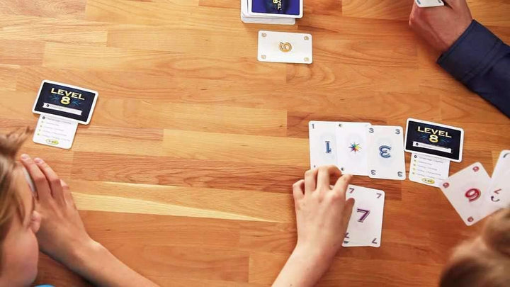 Ravensburger 20766 - Level 8, Kartenspiel ab 8 Jahren, Gesellschaftsspiel für 2-6 Spieler, Familiens
