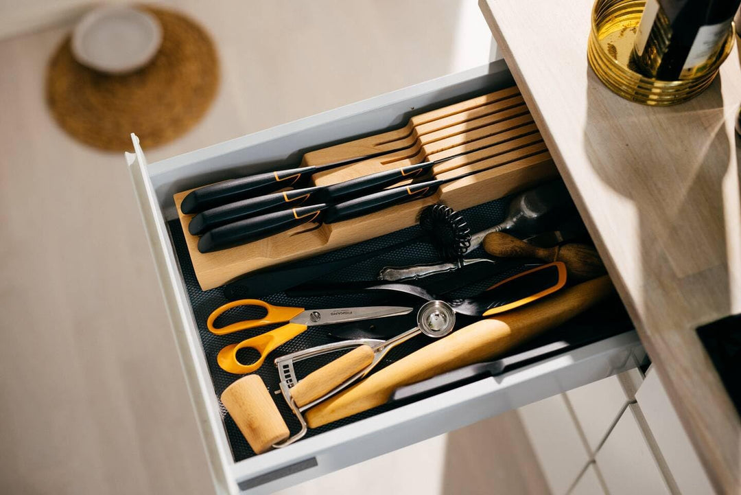 Fiskars Schubladen-Messerblock, Zur Aufbewahrung und zum Schutz von 3 grossen und 4 kleinen Messern,